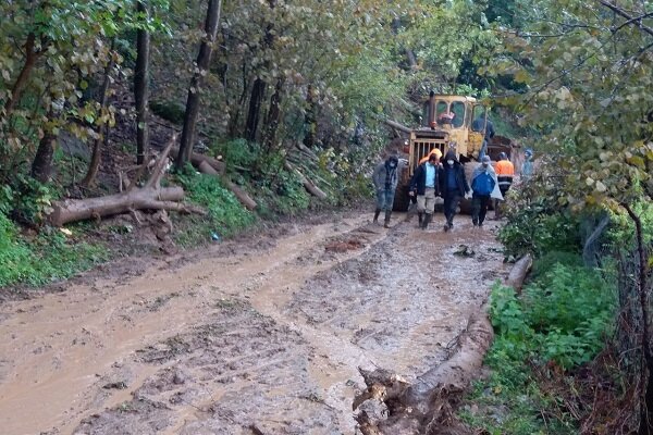 راه روستای «للیج گوابر» املش بازگشایی شد